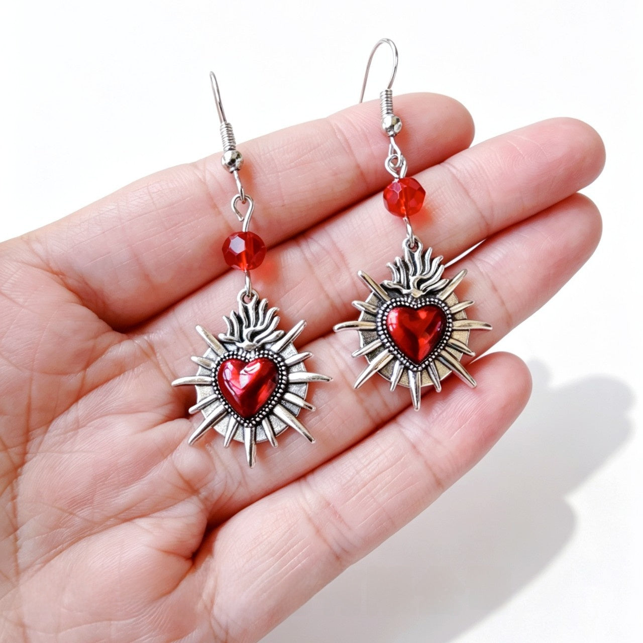 Baroque Style Heart Shape Choker In Dyed Black Zinc Alloy With Alloy Pendant For Unisex