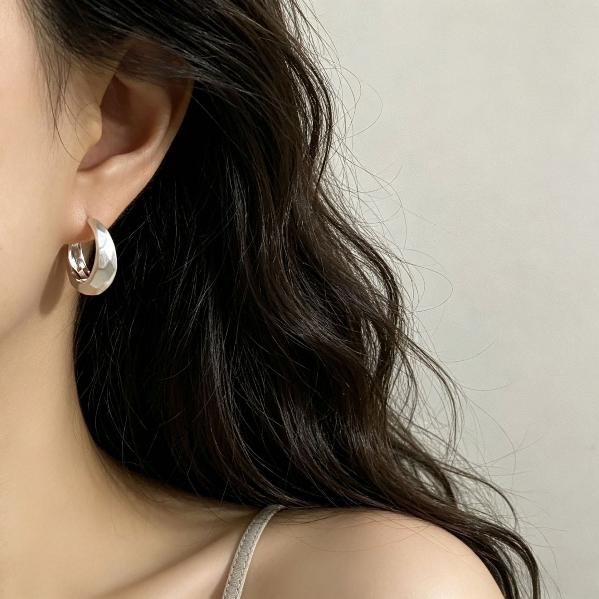 Real Gold Plated Copper Hoop Earrings With Brushed Water Droplets Pattern, Simple Style For Women