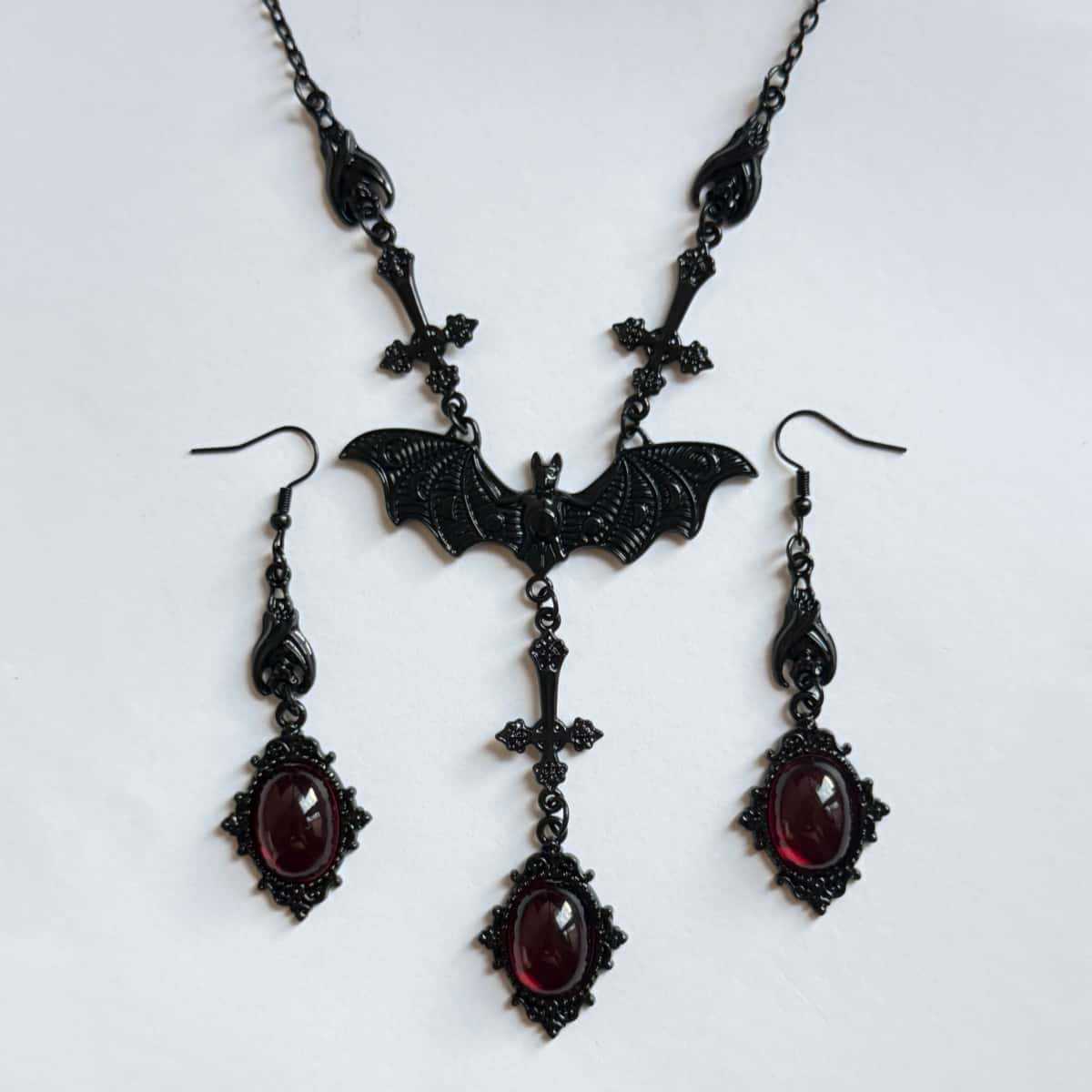 Gothic Red Bat Necklace For Women With Alloy Cable Chain And Artificial Crystal Inlay