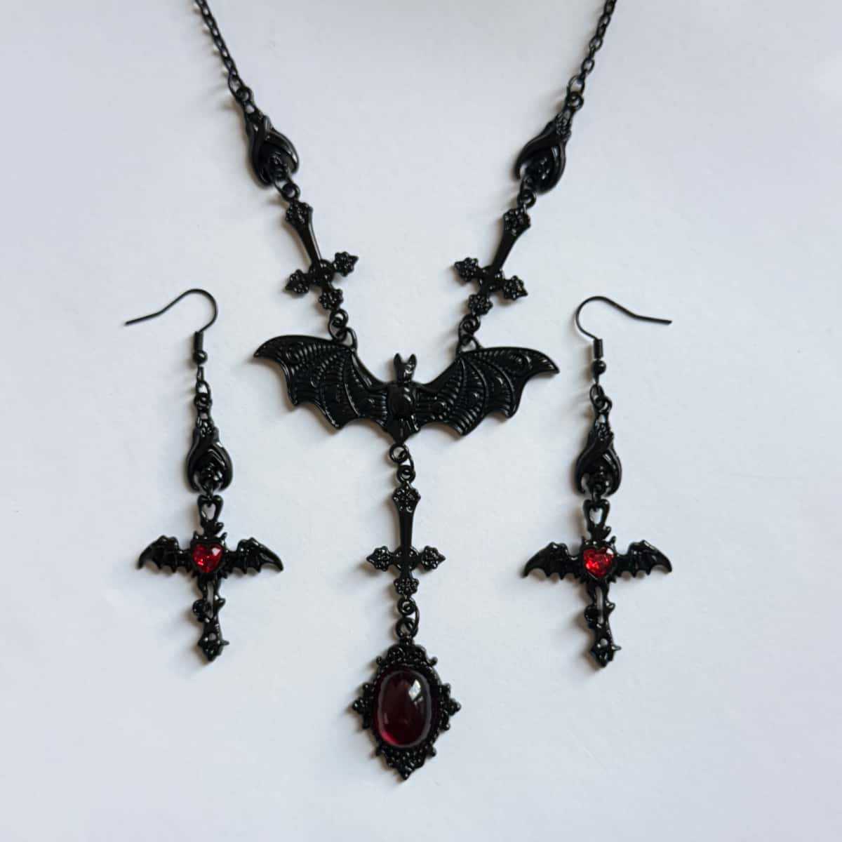 Gothic Red Bat Necklace For Women With Alloy Cable Chain And Artificial Crystal Inlay