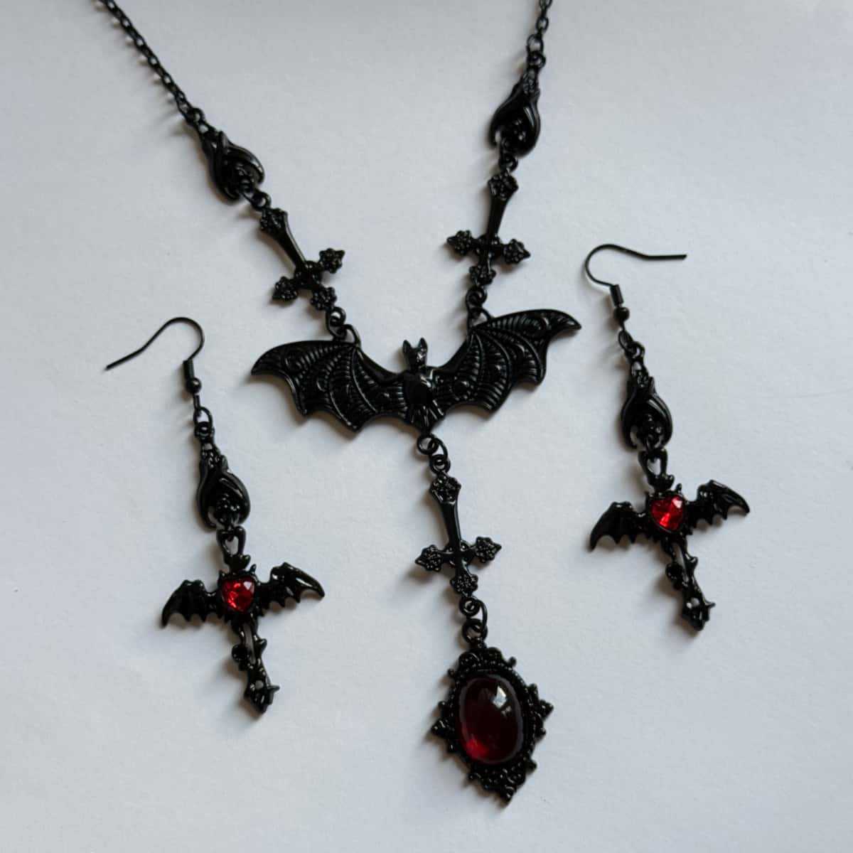 Gothic Red Bat Necklace For Women With Alloy Cable Chain And Artificial Crystal Inlay