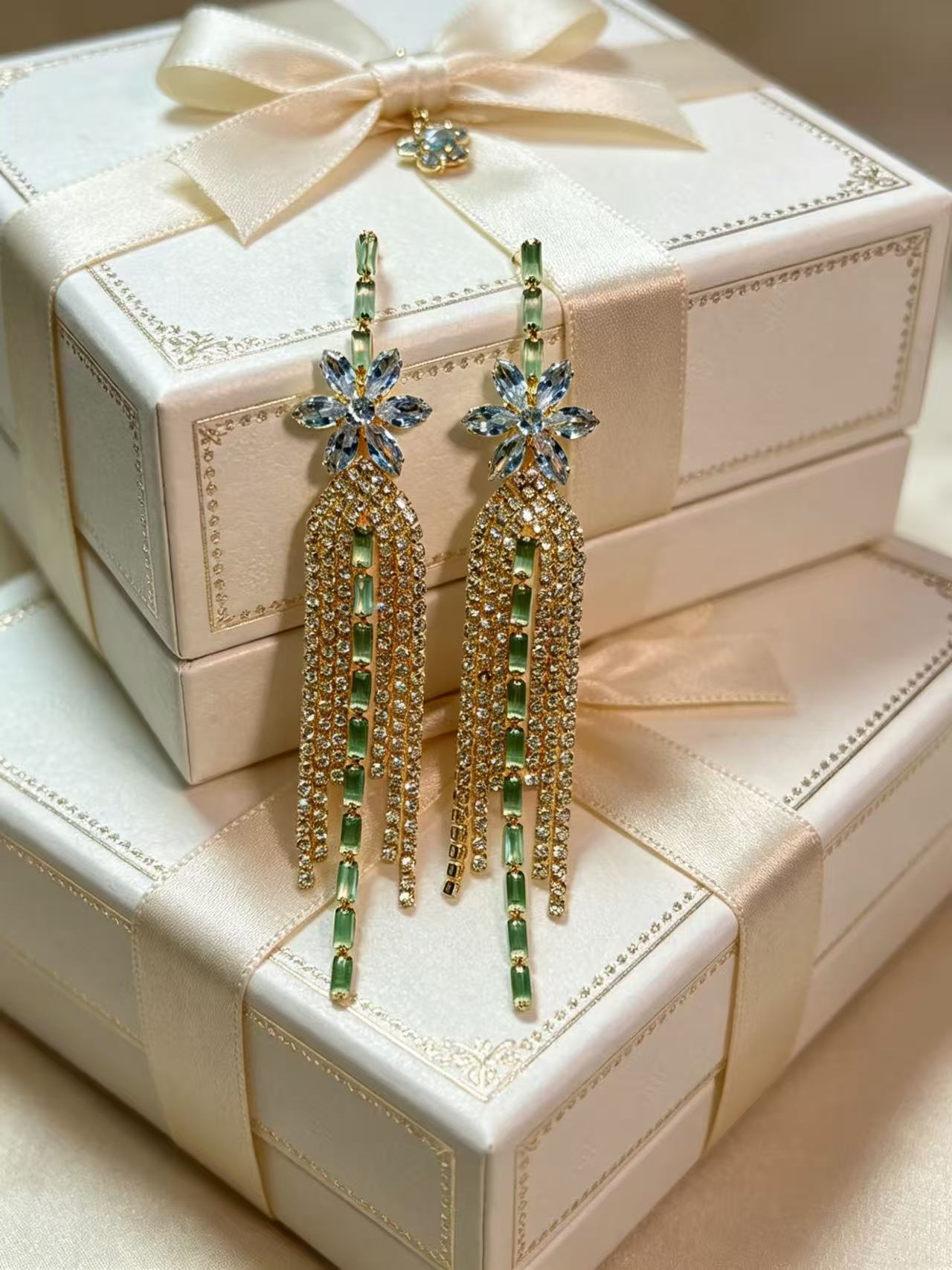 Exaggerated Bow Tie Earrings For Women With Gold Tassel And Rhinestone Inlay