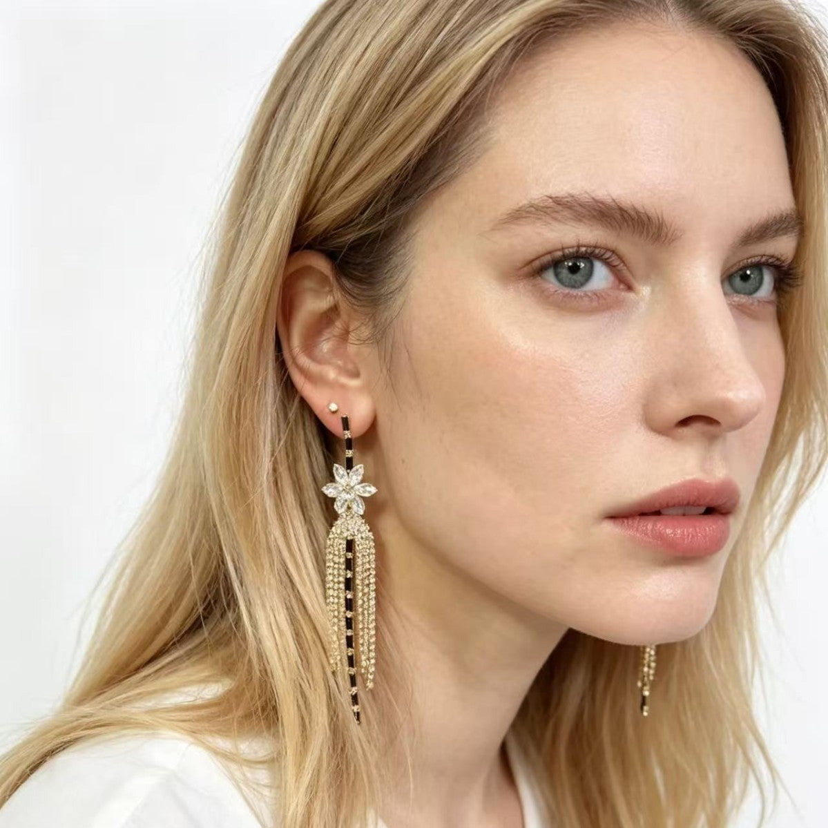 Exaggerated Bow Tie Earrings For Women With Gold Tassel And Rhinestone Inlay
