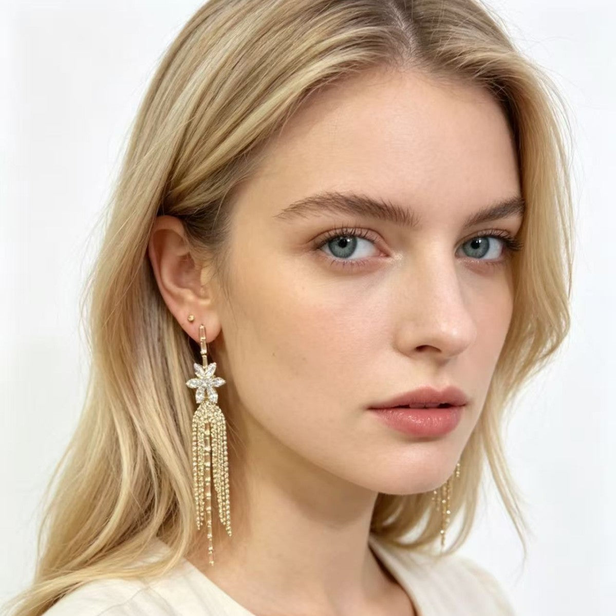 Exaggerated Bow Tie Earrings For Women With Gold Tassel And Rhinestone Inlay
