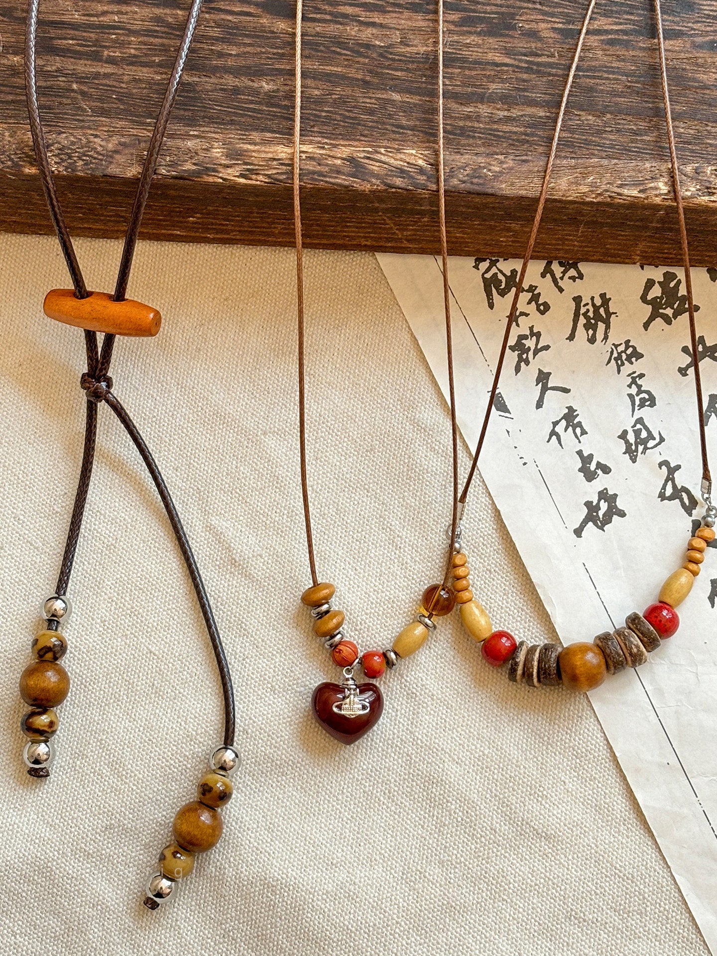 Ethnic Style Pendant Necklace For Women With Wood Pendant And Beaded Chain In Mixed Materials