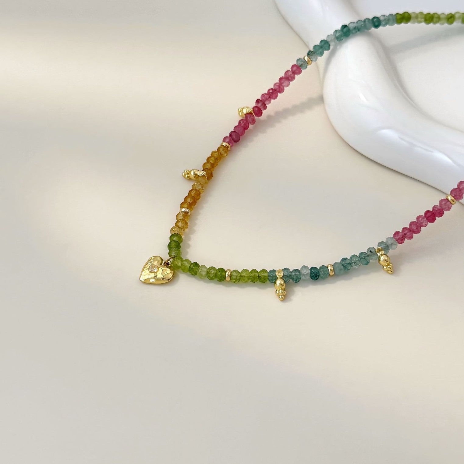 Heart Shape Tourmaline Choker Necklace For Women With Alloy Chain And Electroplated Finish Featuring Alloy Pendant