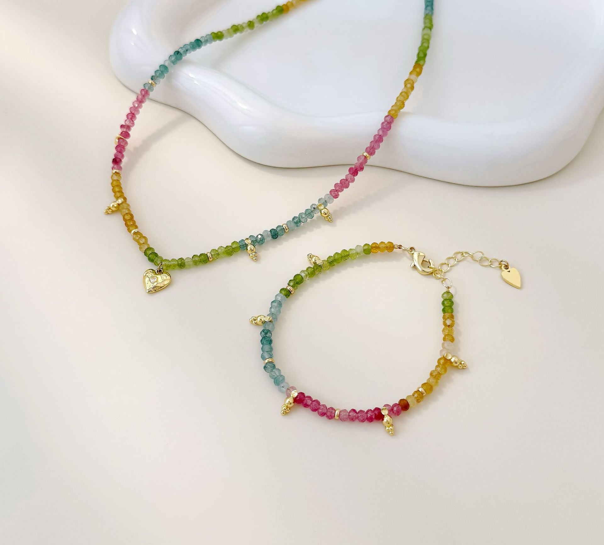 Heart Shape Tourmaline Choker Necklace For Women With Alloy Chain And Electroplated Finish Featuring Alloy Pendant