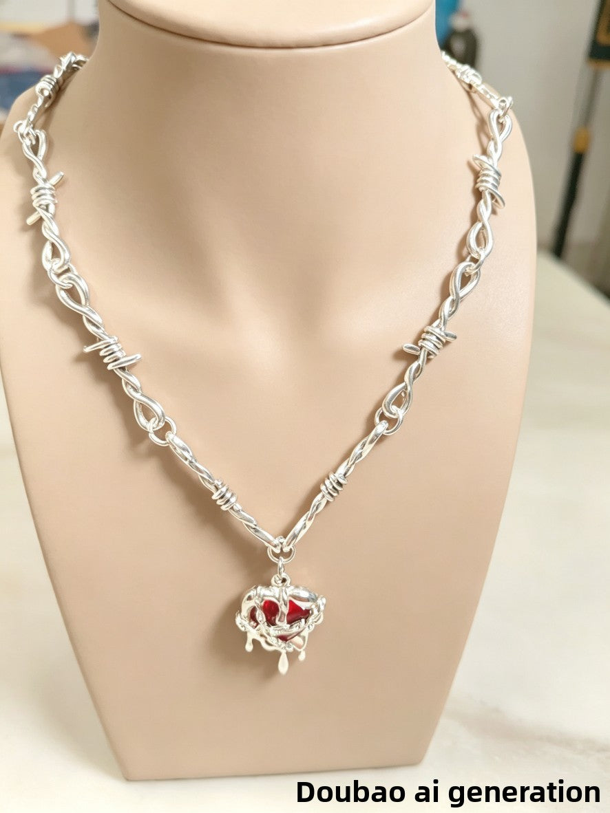 Heart Shape Punk Necklace For Women In Dyed Black Zinc Alloy With Electroplated Finish And Alloy Pendant
