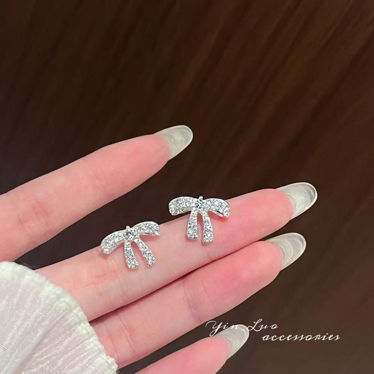 Bow Tie Stud Earrings For Women In New Style Featuring Copper Posts And Rhinestone Inlay With Electroplated Alloy