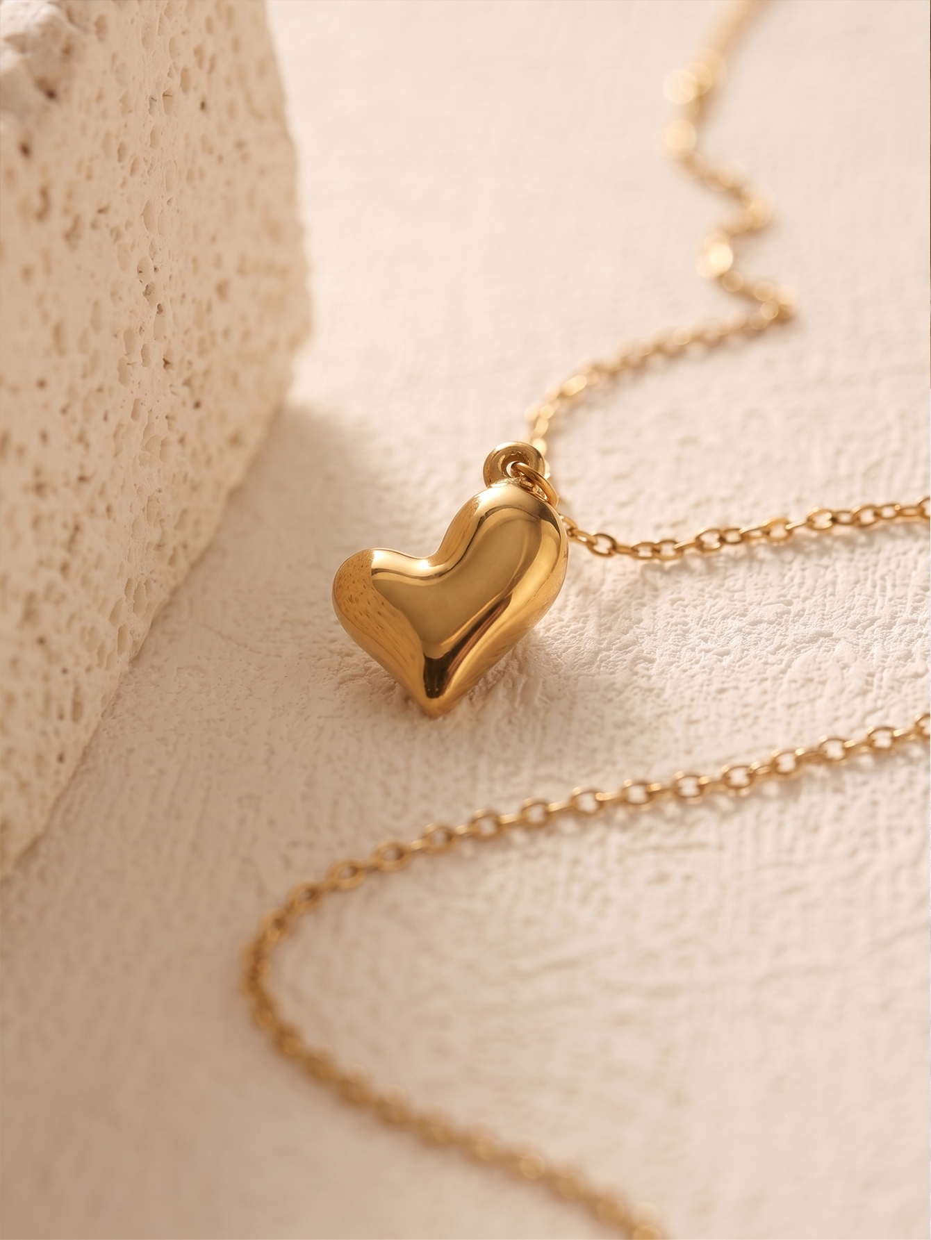 Heart Shape Necklace For Women, Waterproof Non Tarnish 304 Stainless Steel With 18K Real Gold Plated PVD Coated Cable Chain
