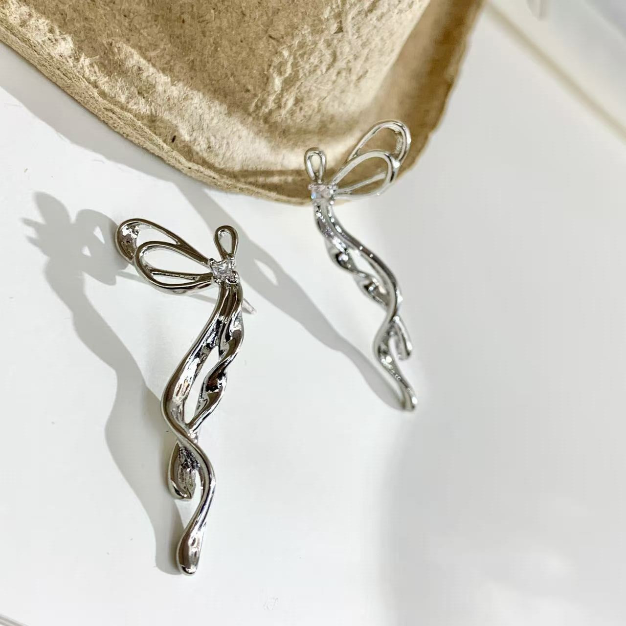Sweet Style Gold Bow Tie Drop Earrings For Women In Copper With Zircon Inlay