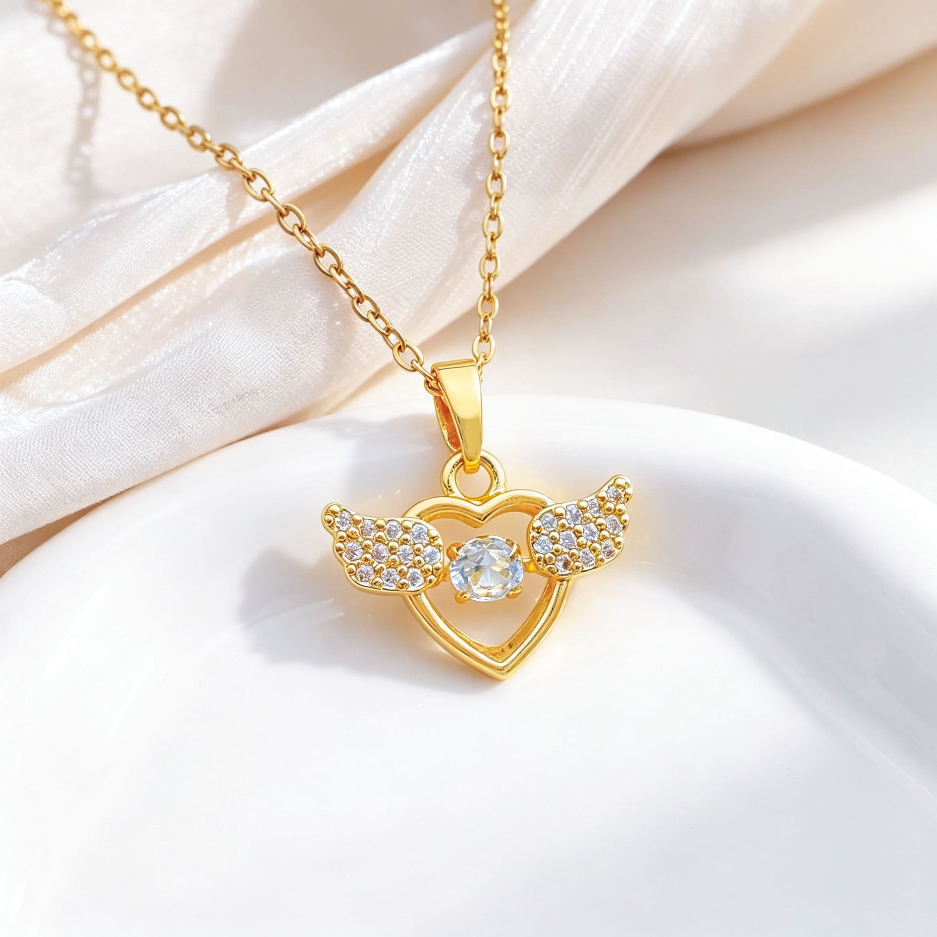 Sweet Heart Shape Necklace For Unisex Featuring Waterproof Non Tarnish Real Gold Plated With Zircon Inlay And Cable Chain