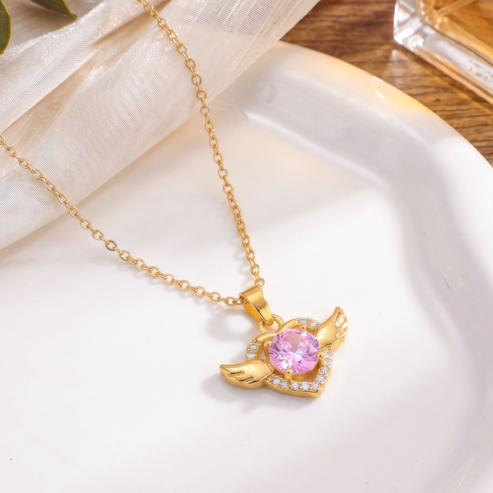 Sweet Heart Shape Necklace For Unisex Featuring Waterproof Non Tarnish Real Gold Plated With Zircon Inlay And Cable Chain