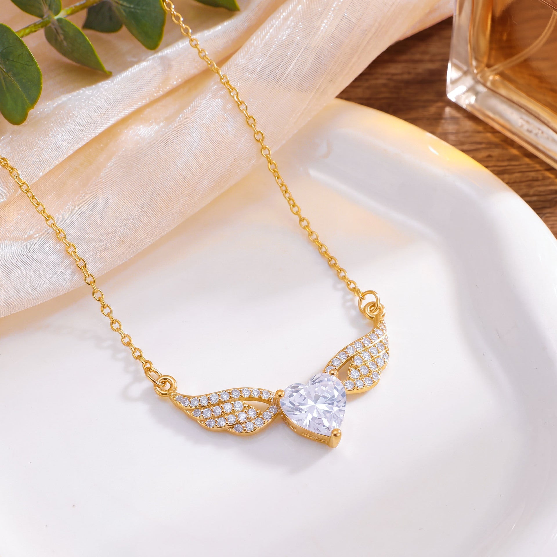 Sweet Heart Shape Necklace For Unisex Featuring Waterproof Non Tarnish Real Gold Plated With Zircon Inlay And Cable Chain