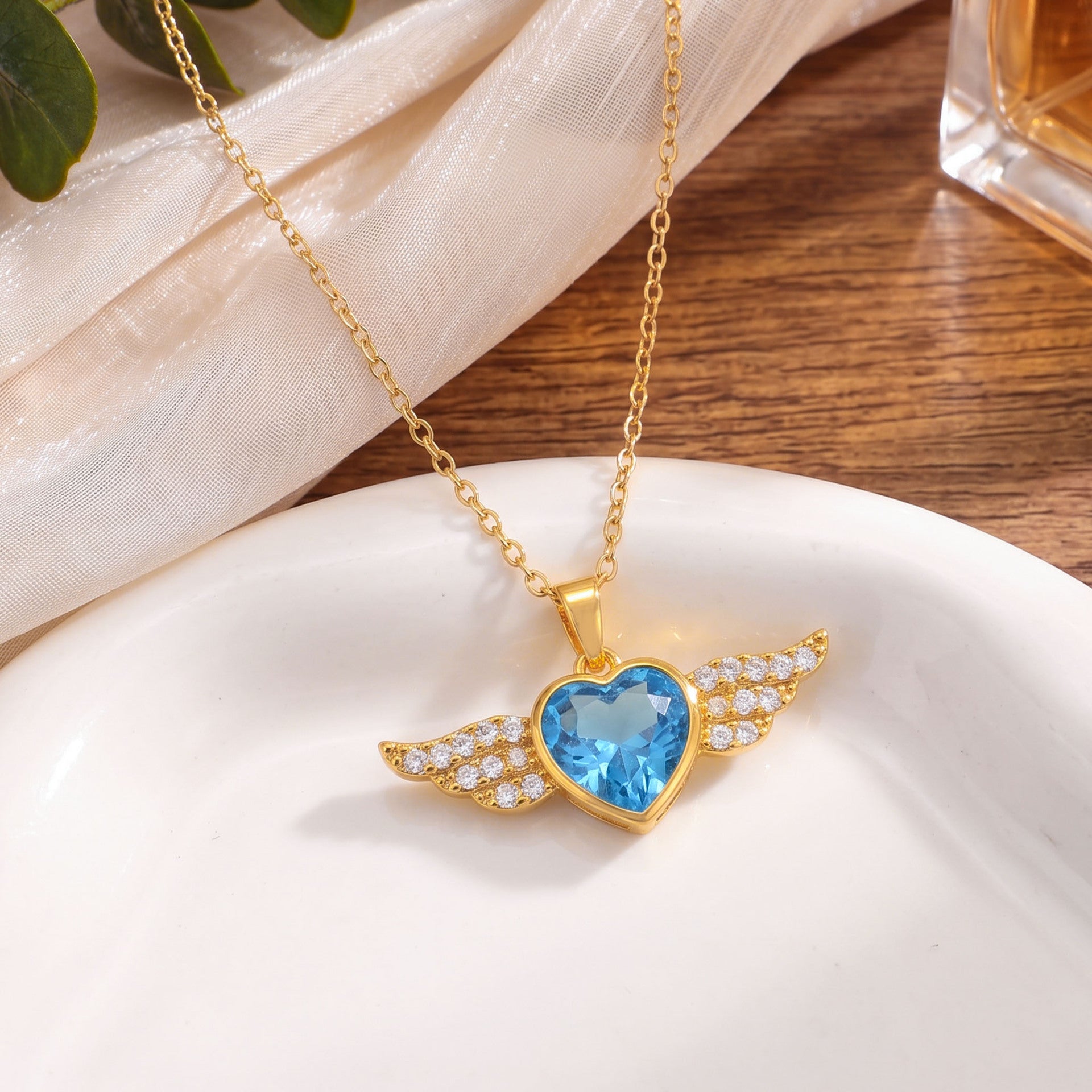 Sweet Heart Shape Necklace For Unisex Featuring Waterproof Non Tarnish Real Gold Plated With Zircon Inlay And Cable Chain