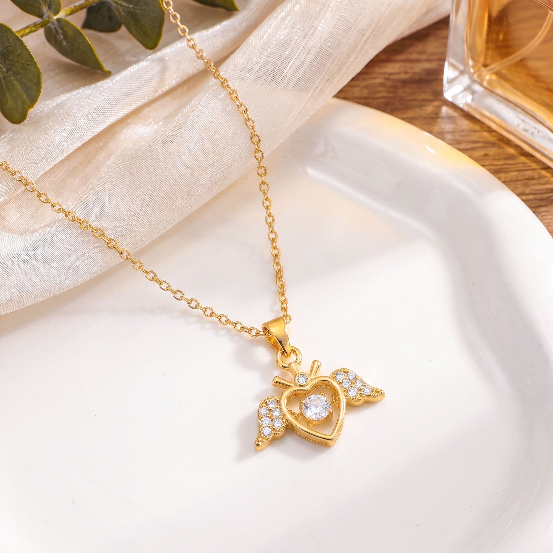 Sweet Heart Shape Necklace For Unisex Featuring Waterproof Non Tarnish Real Gold Plated With Zircon Inlay And Cable Chain