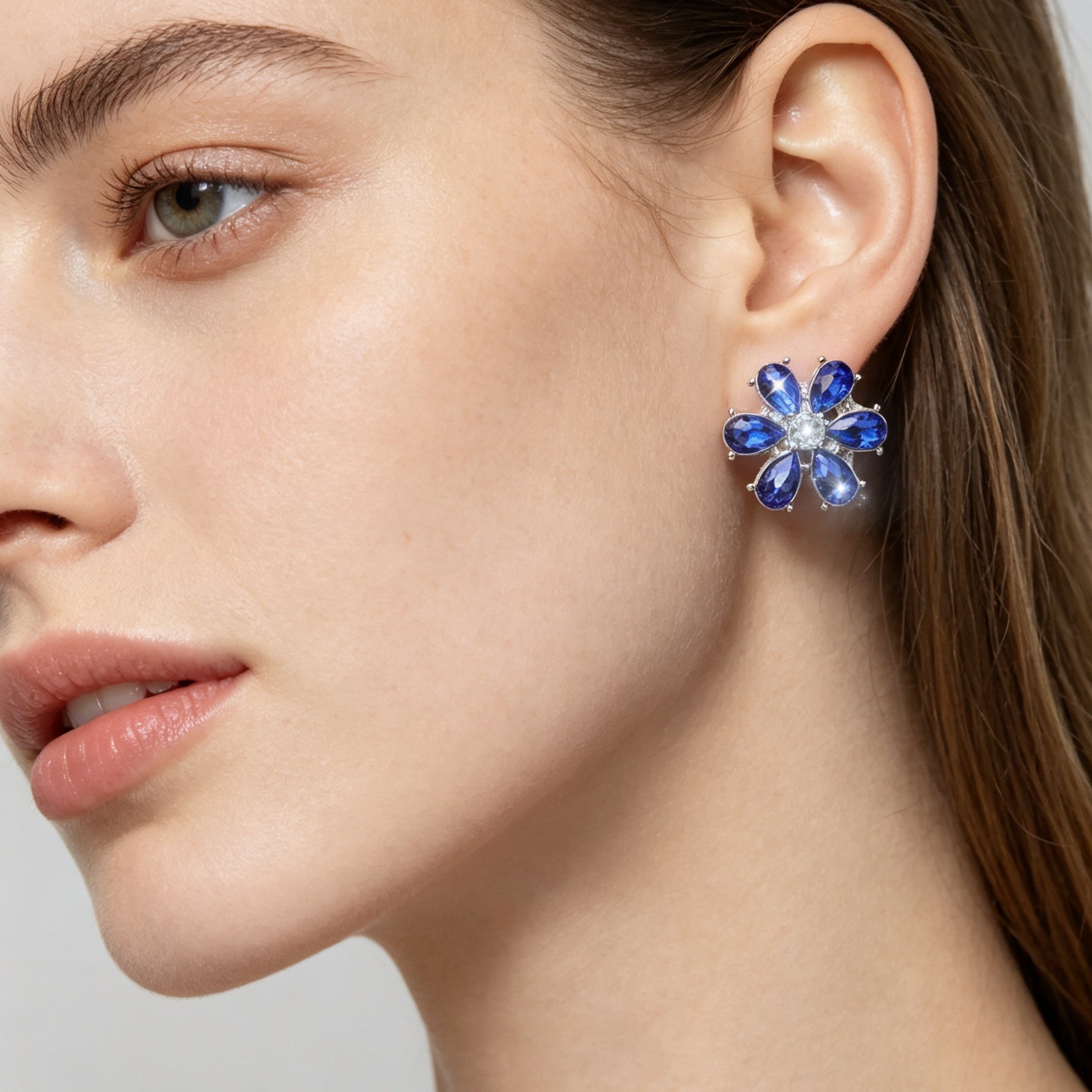 Elegant Flowers Stud Earrings For Women In White K Plated Zinc Alloy With Rhinestone Inlay