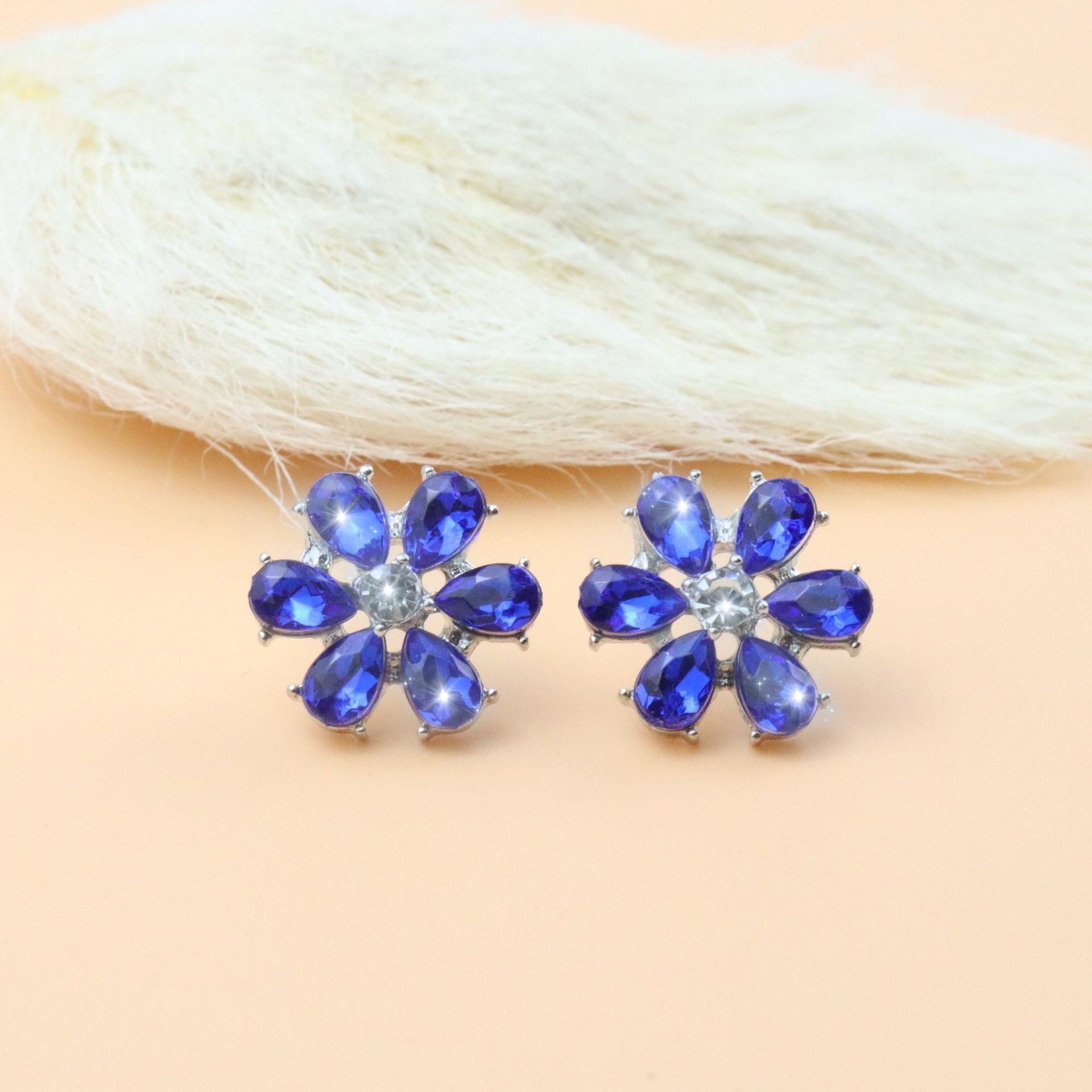 Elegant Flowers Stud Earrings For Women In White K Plated Zinc Alloy With Rhinestone Inlay