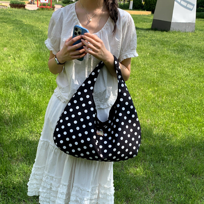 Folds Dumpling Shape Nylon Shoulder Bag With Sewing Thread Detail, Featuring Large Capacity And Single Shoulder Strap