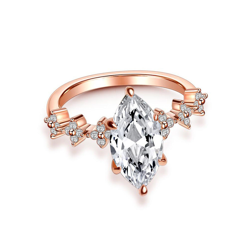 Sweet Horse Eye Ring For Unisex Featuring Gold Zinc Alloy With Zircon Inlay