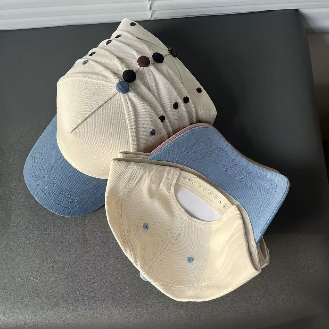 Color Block Baseball Cap With Wide Brim In Simple Style, Cotton Material Featuring Embroidery And UV Protection