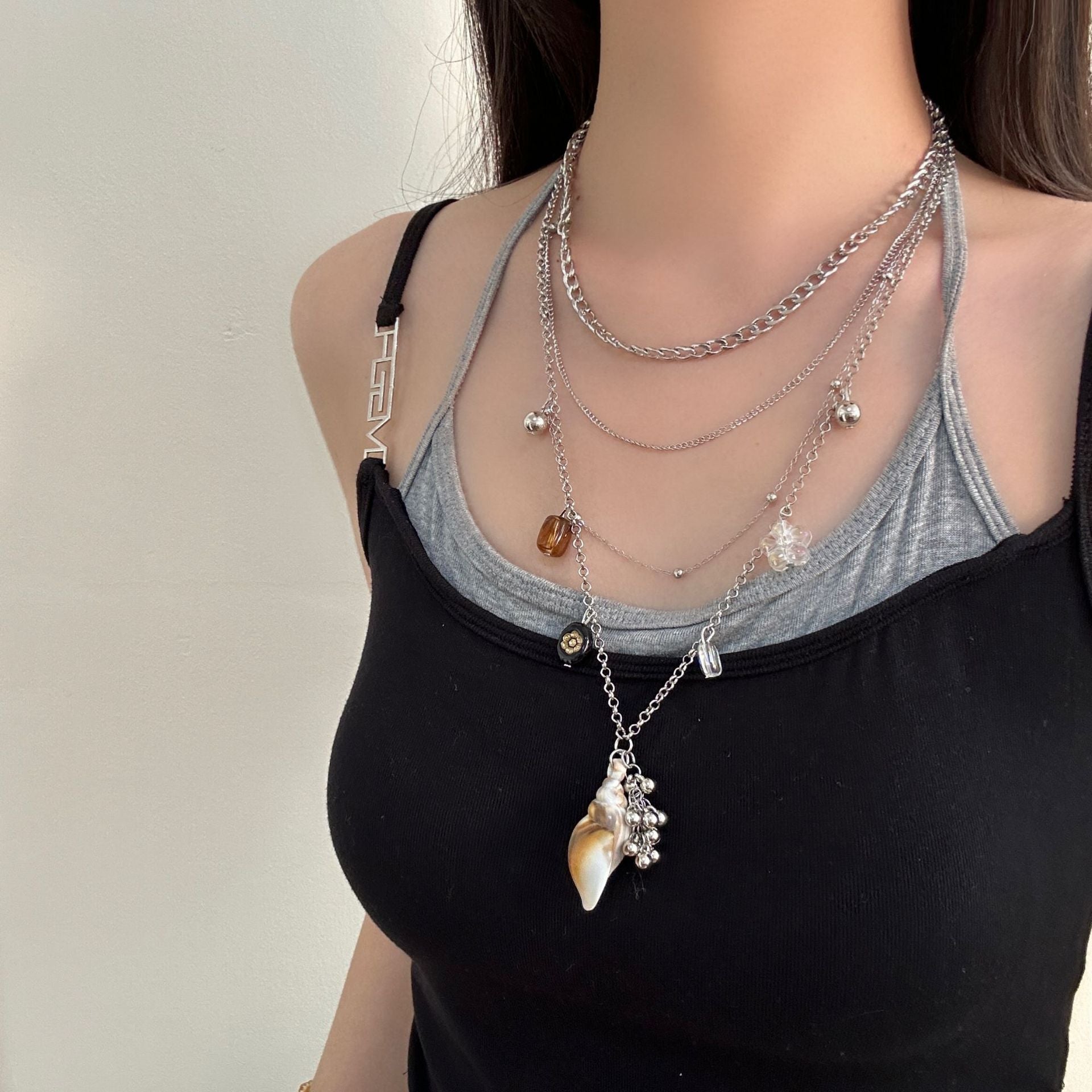 Conch Pendant Necklace For Women With Electroplated Finish And Resin Shell Pendant, Perfect For Beach Wear