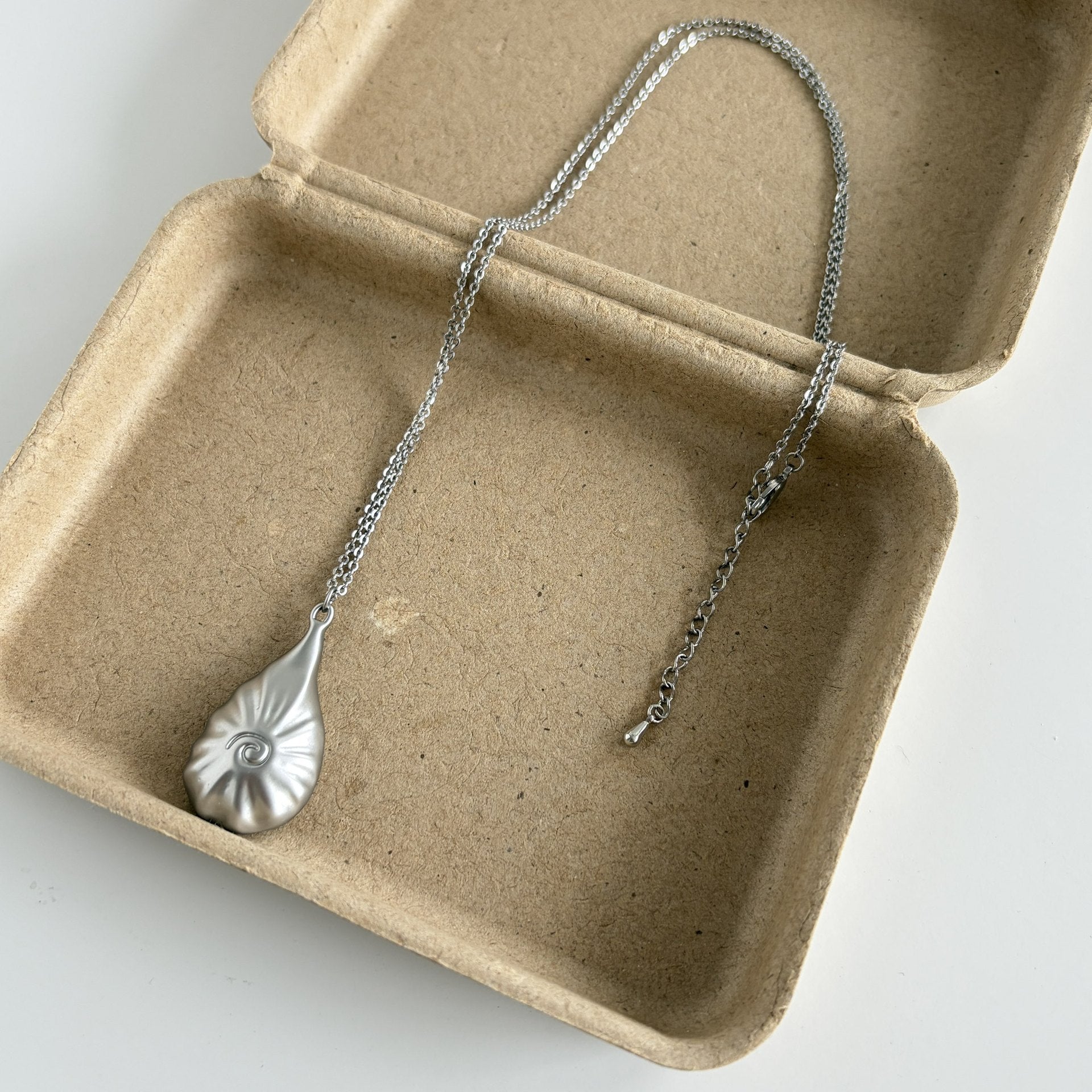 Beaded Brass Long Necklace With Shell Pendant For Women Featuring Shell Inlay On Beaded Chain