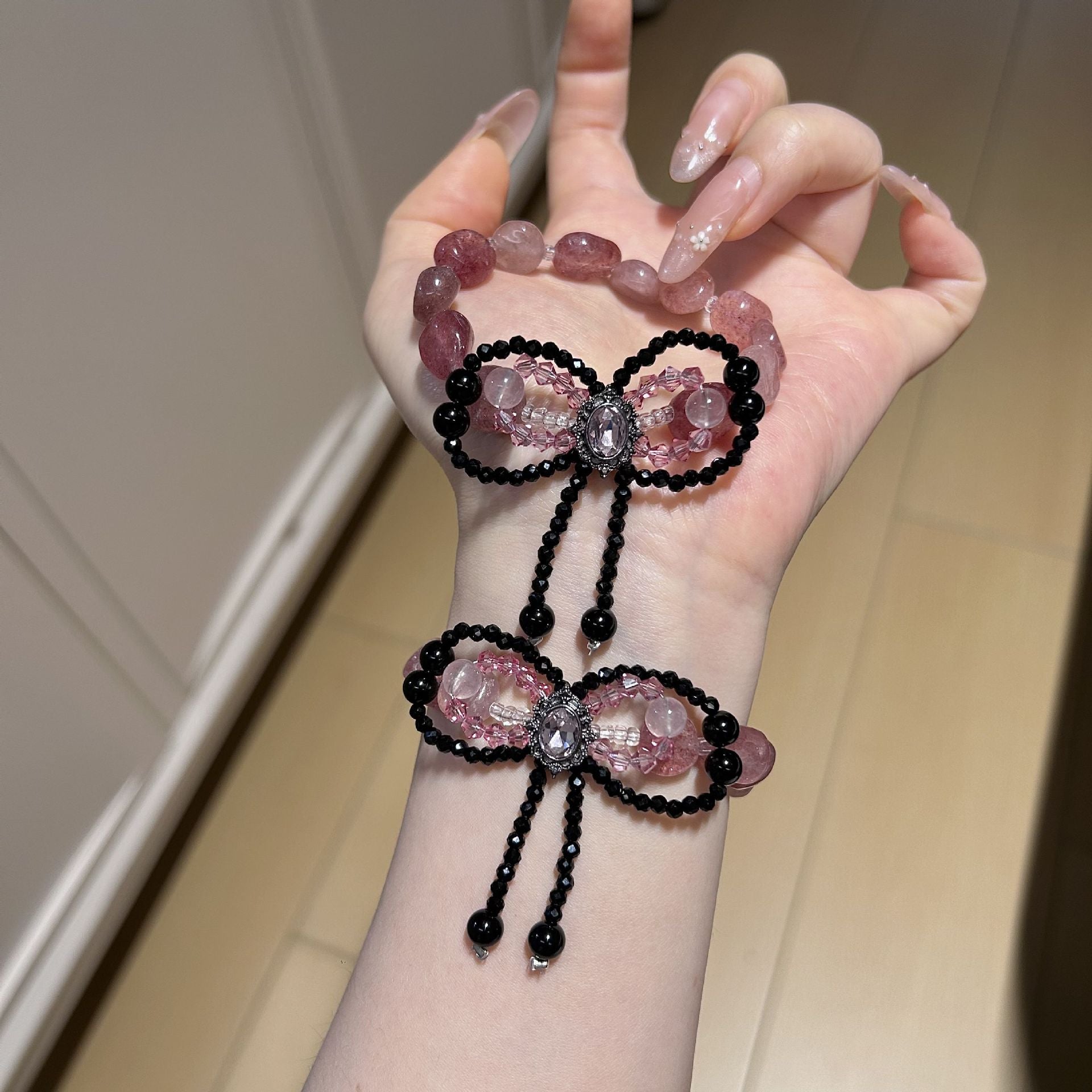 Sweet Natural Pink 6-7mm Pearl Diameter Beaded Bow Tie Bracelet For Women Featuring Natural Stone Inlay