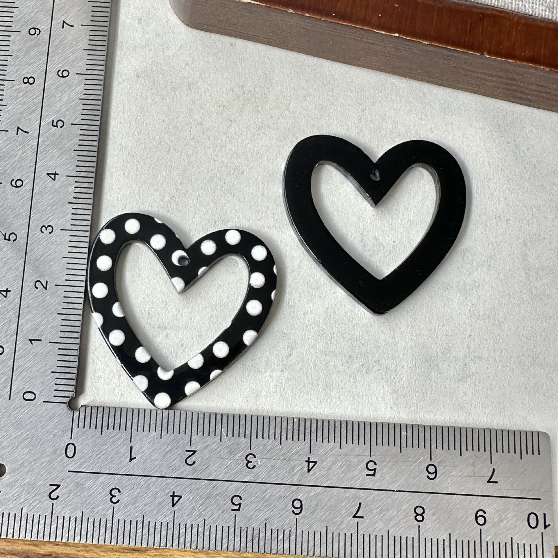 Heart Shape Acrylic Earring Findings Featuring Electroplated Craftsmanship In Dyed Black For Retro Jewelry Accessories