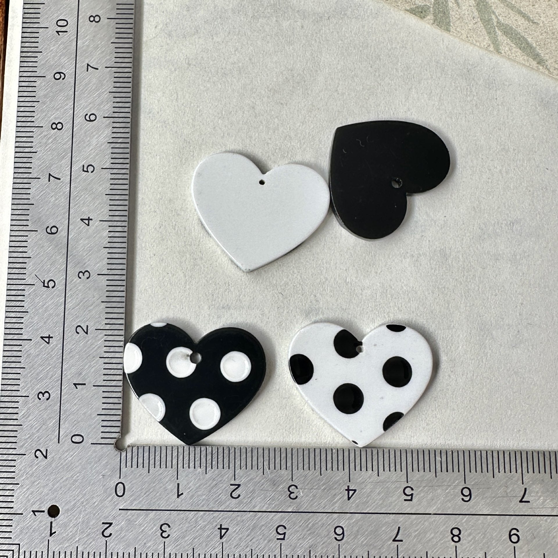 Heart Shape Acrylic Earring Findings Featuring Electroplated Craftsmanship In Dyed Black For Retro Jewelry Accessories