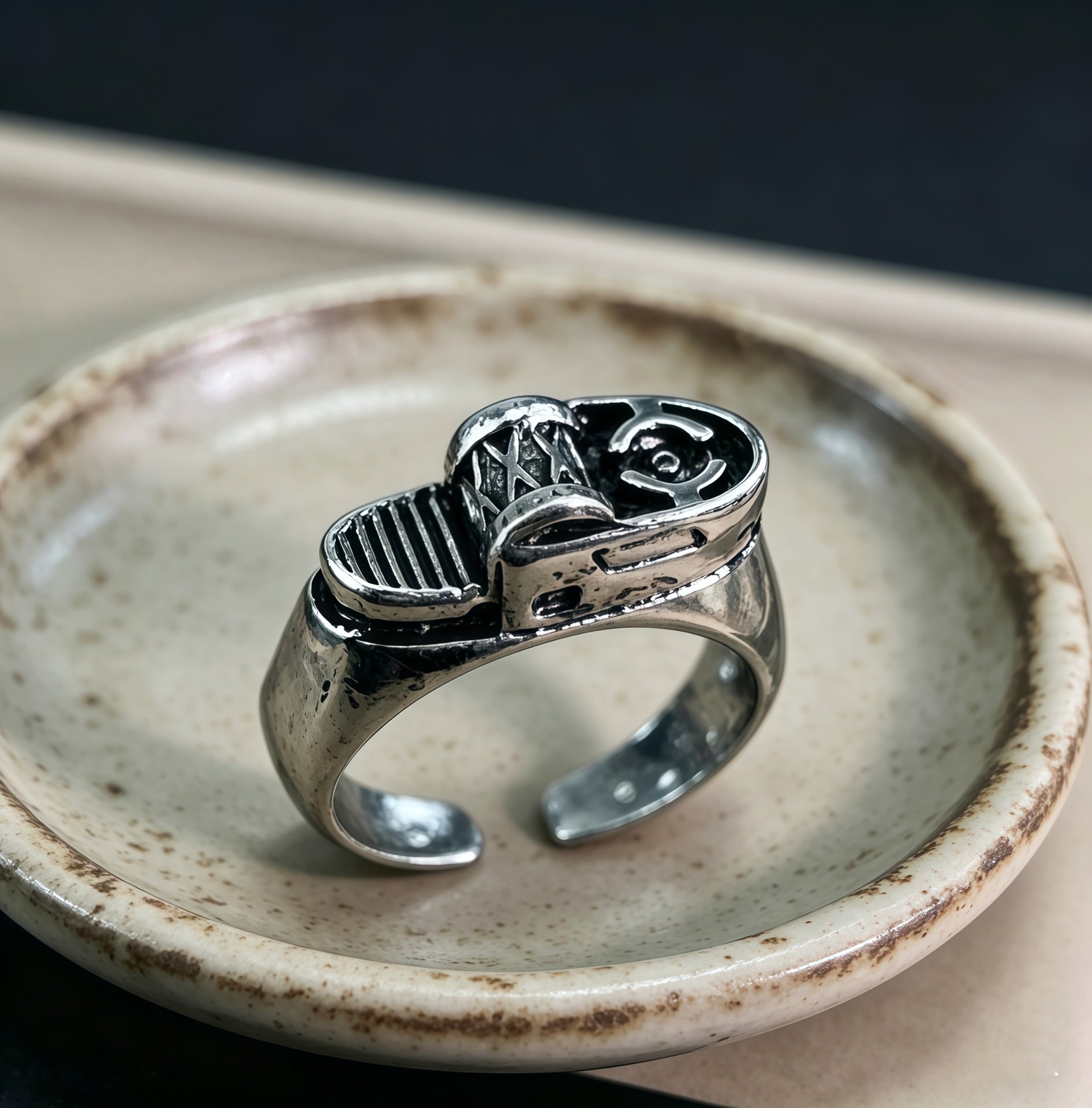 Hip-Hop Totem Ring For Unisex Featuring Electroplated Zinc Alloy Material