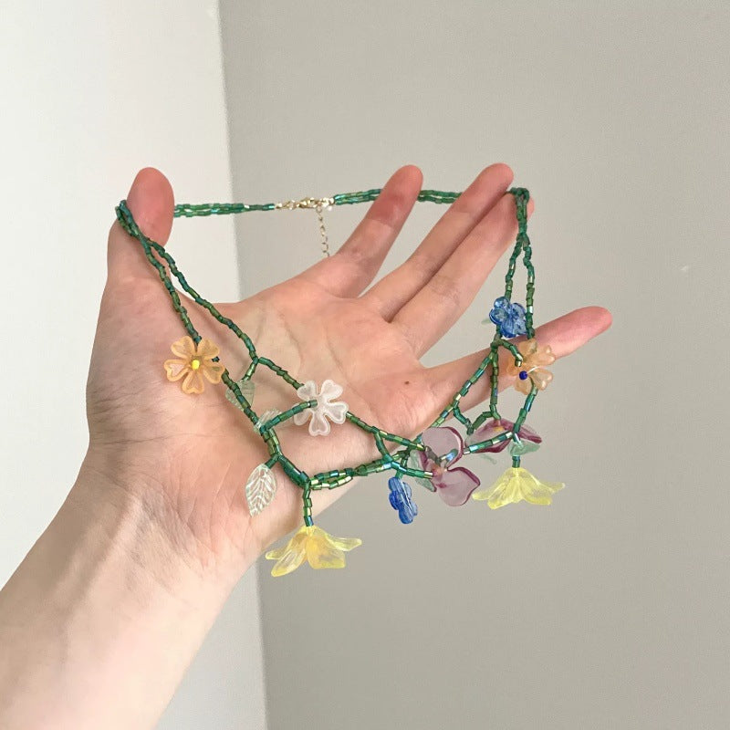 Sweet Layered Flowers Necklace For Women Featuring Beading Craft With Resin Pendant And Bead Inlay Material