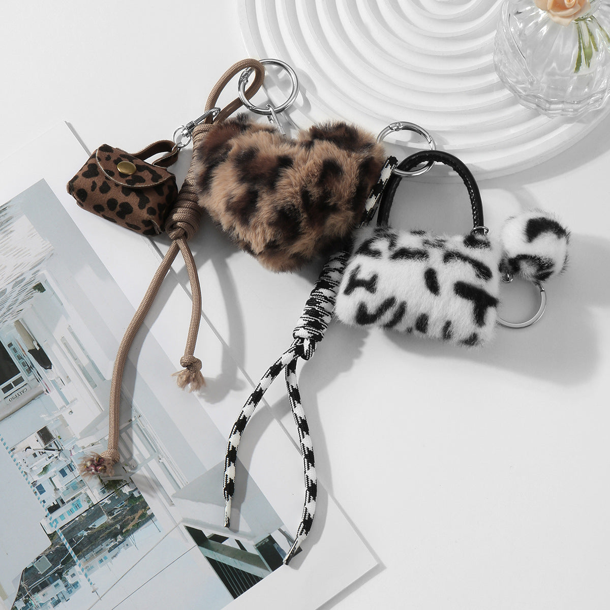 Heart Shape Brown Key Chain Made Of Durable Alloy, Stylish And Perfect For Everyday Use