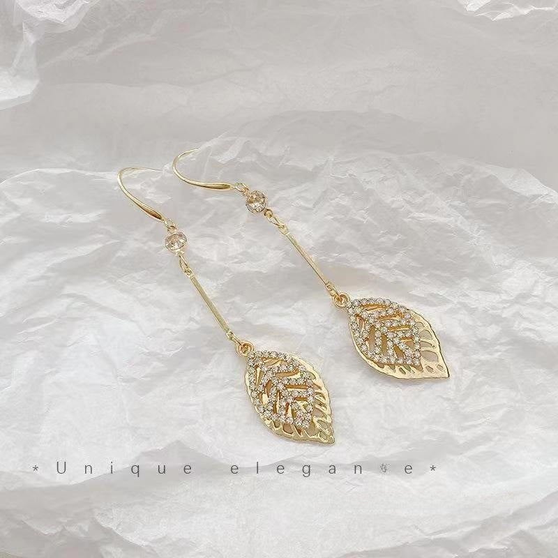 New Style Gold Leaves Drop Earrings For Women In Alloy Material