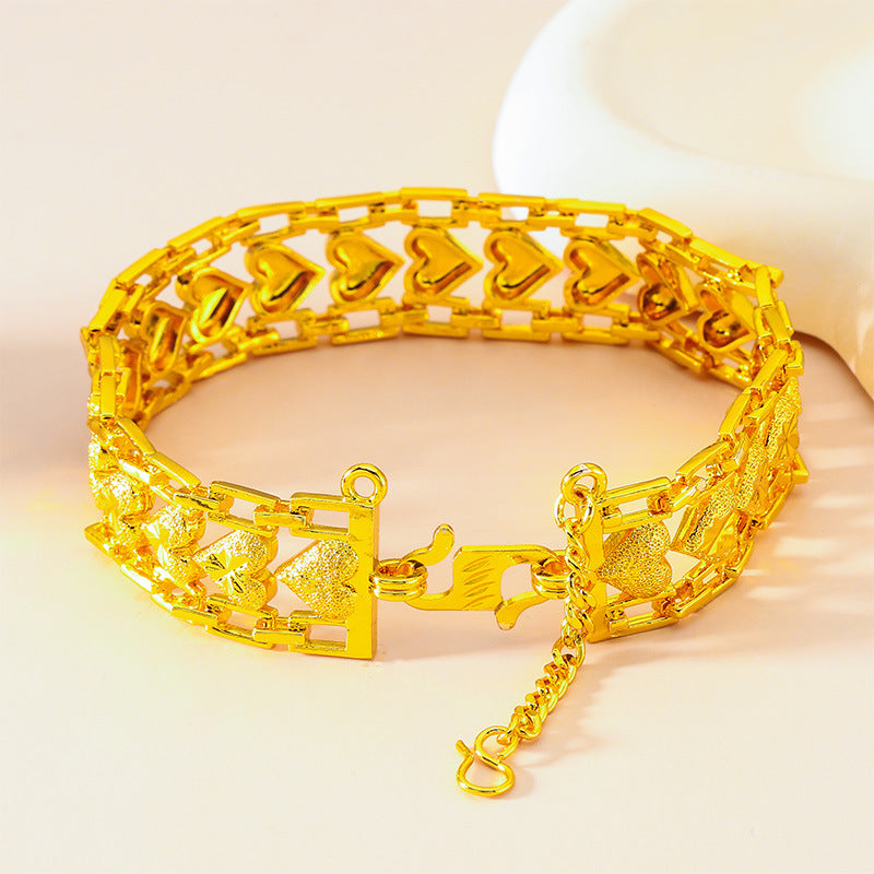 Heart Shape Brass Bracelet For Women In Simple Style With Golden Electroplated Finish