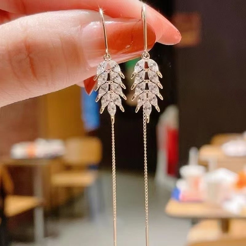 Elegant Tassel Ear Line Earrings For Women Featuring Zinc Alloy Material With Grain Pattern