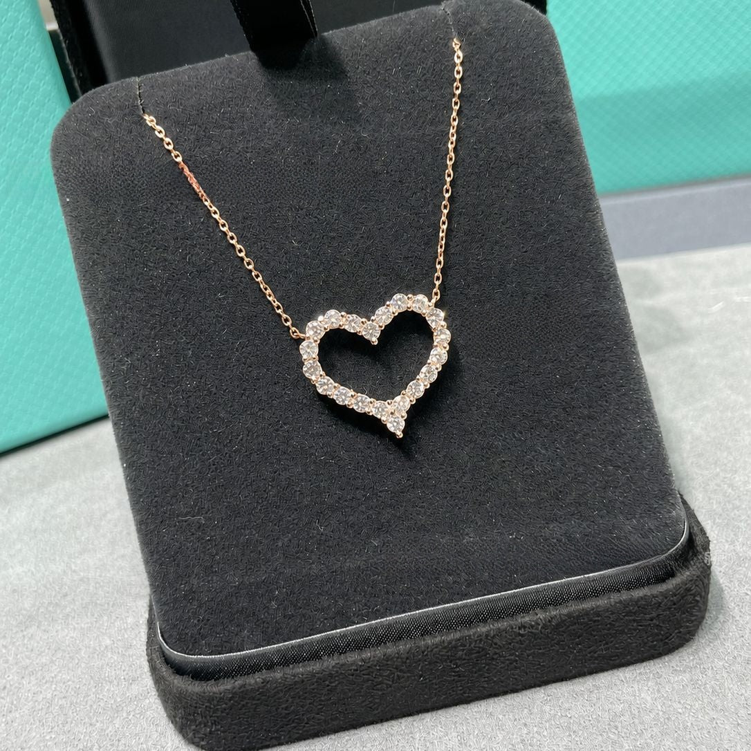 Heart Shape Pendant Necklace For Women In Rose Gold Featuring 18K Real Gold Plated Electroplated V Gold With Rhinestones