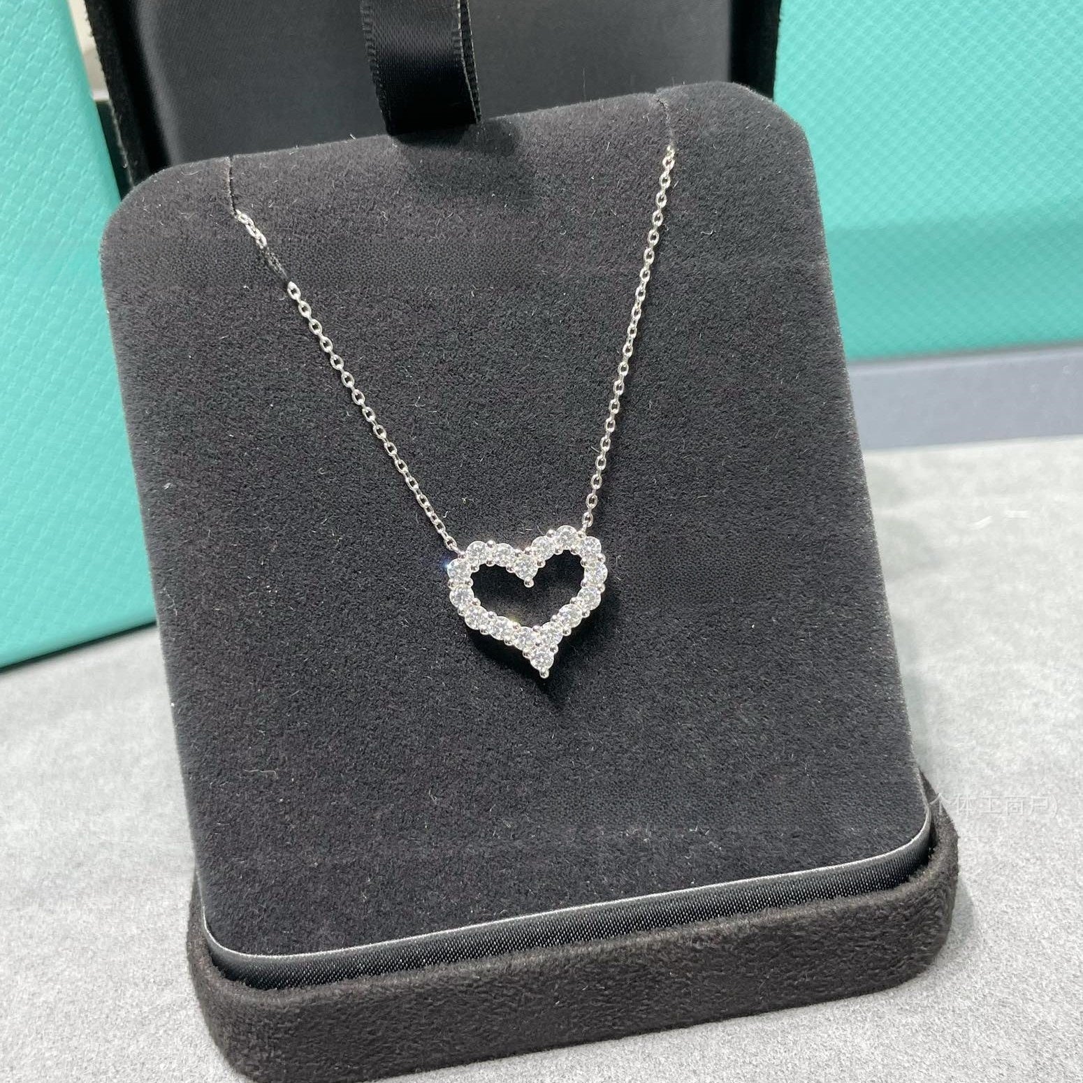 Heart Shape Pendant Necklace For Women In Rose Gold Featuring 18K Real Gold Plated Electroplated V Gold With Rhinestones