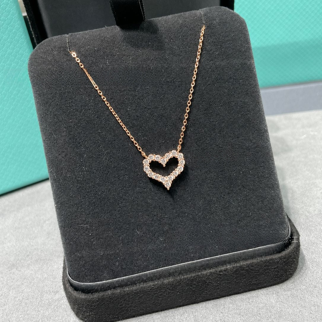 Heart Shape Pendant Necklace For Women In Rose Gold Featuring 18K Real Gold Plated Electroplated V Gold With Rhinestones