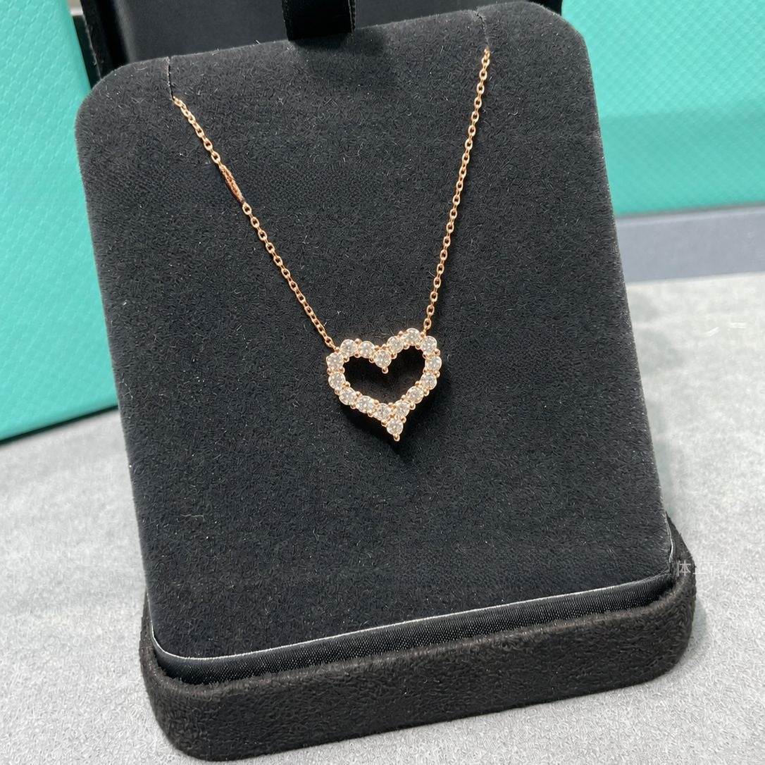 Heart Shape Pendant Necklace For Women In Rose Gold Featuring 18K Real Gold Plated Electroplated V Gold With Rhinestones