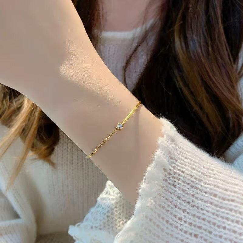 Heart Shape Bracelet For Women In Titanium Steel With Zircon Inlay, Featuring Durable Titanium Steel Chain And Pendant