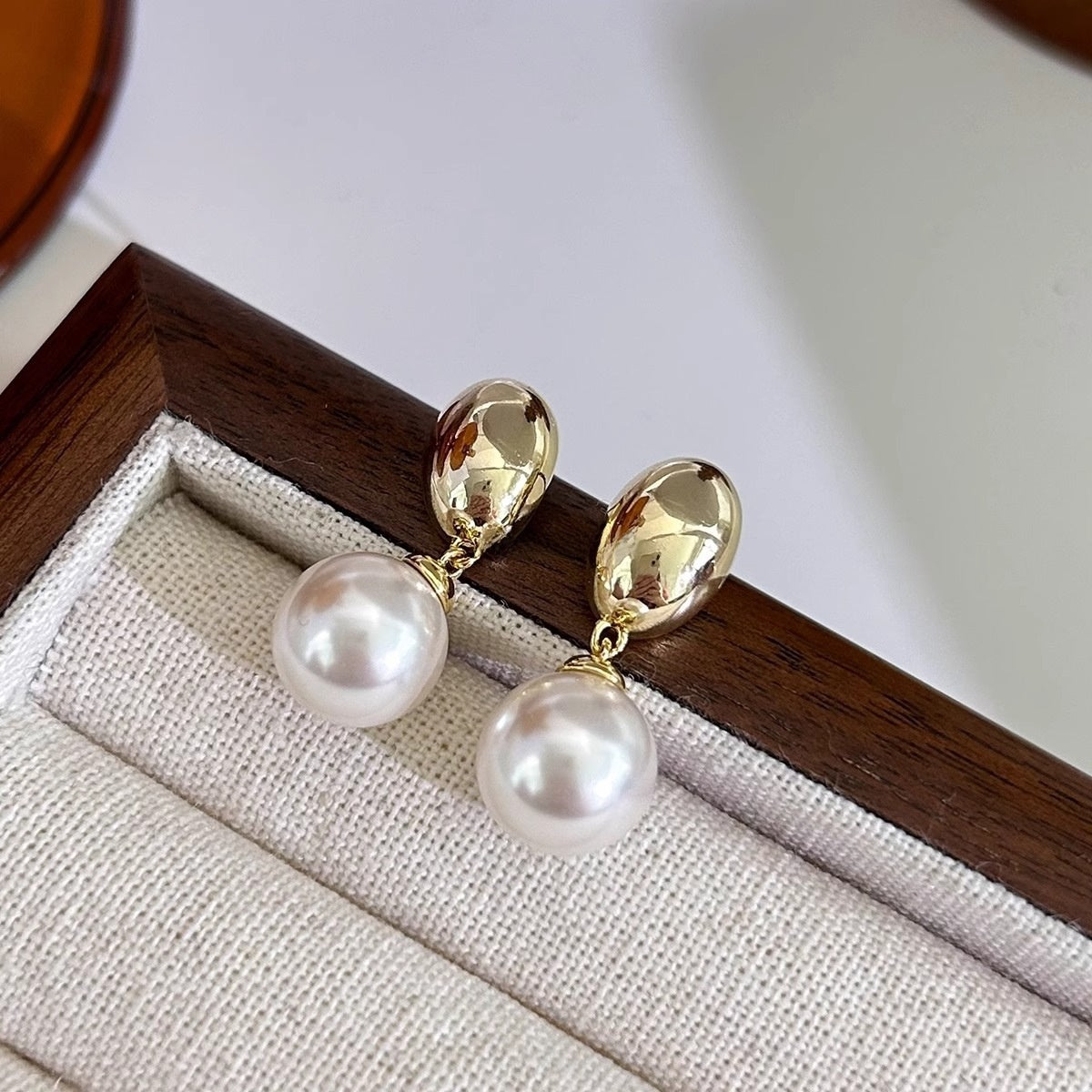 Heart Shape Simple Style Earrings With Freshwater Pearl Inlay, Electroplated Metal And Copper Ear Pins For Women