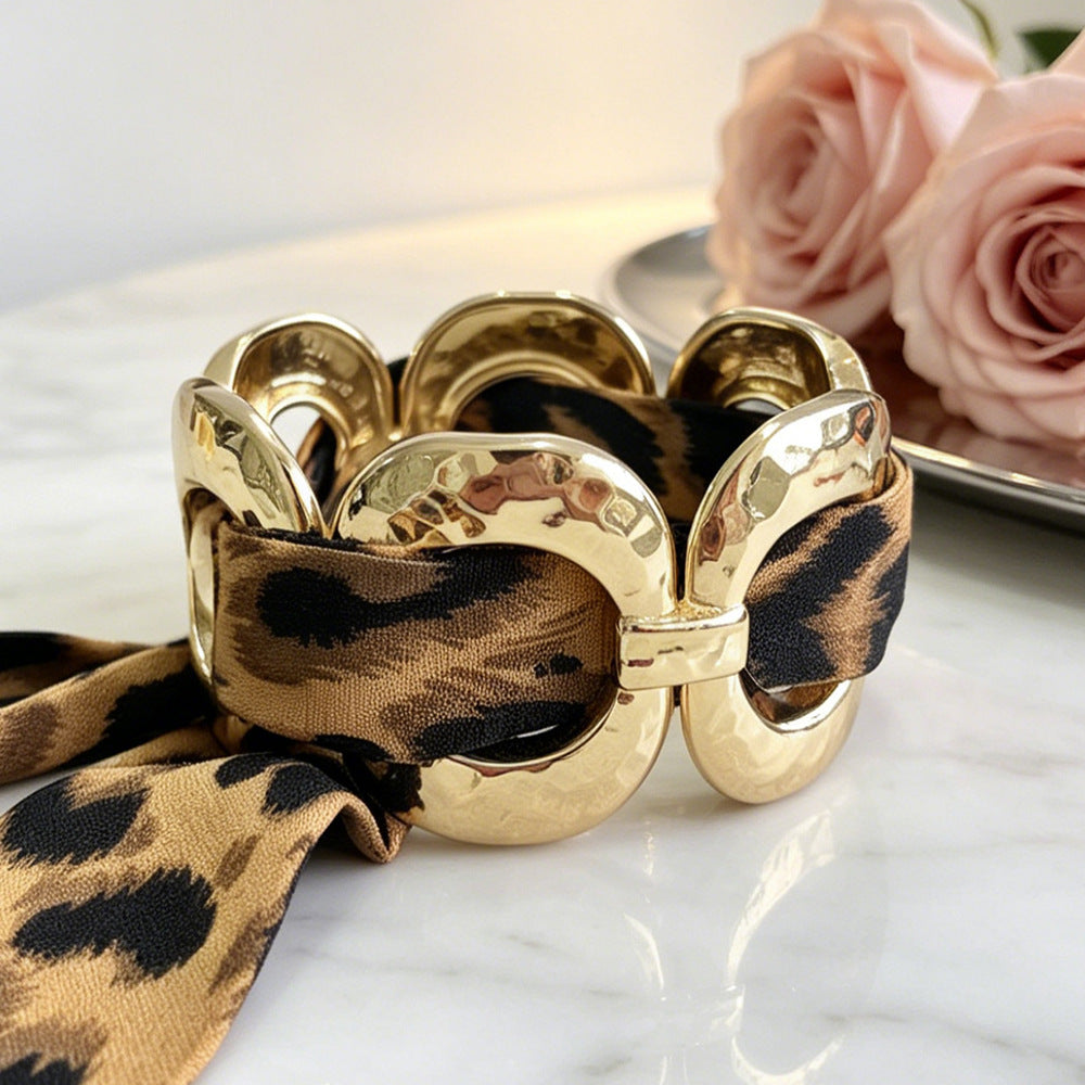 Leopard Print Metal Bangle With Electroplated Finish, Stylish Animal Pattern Accessory