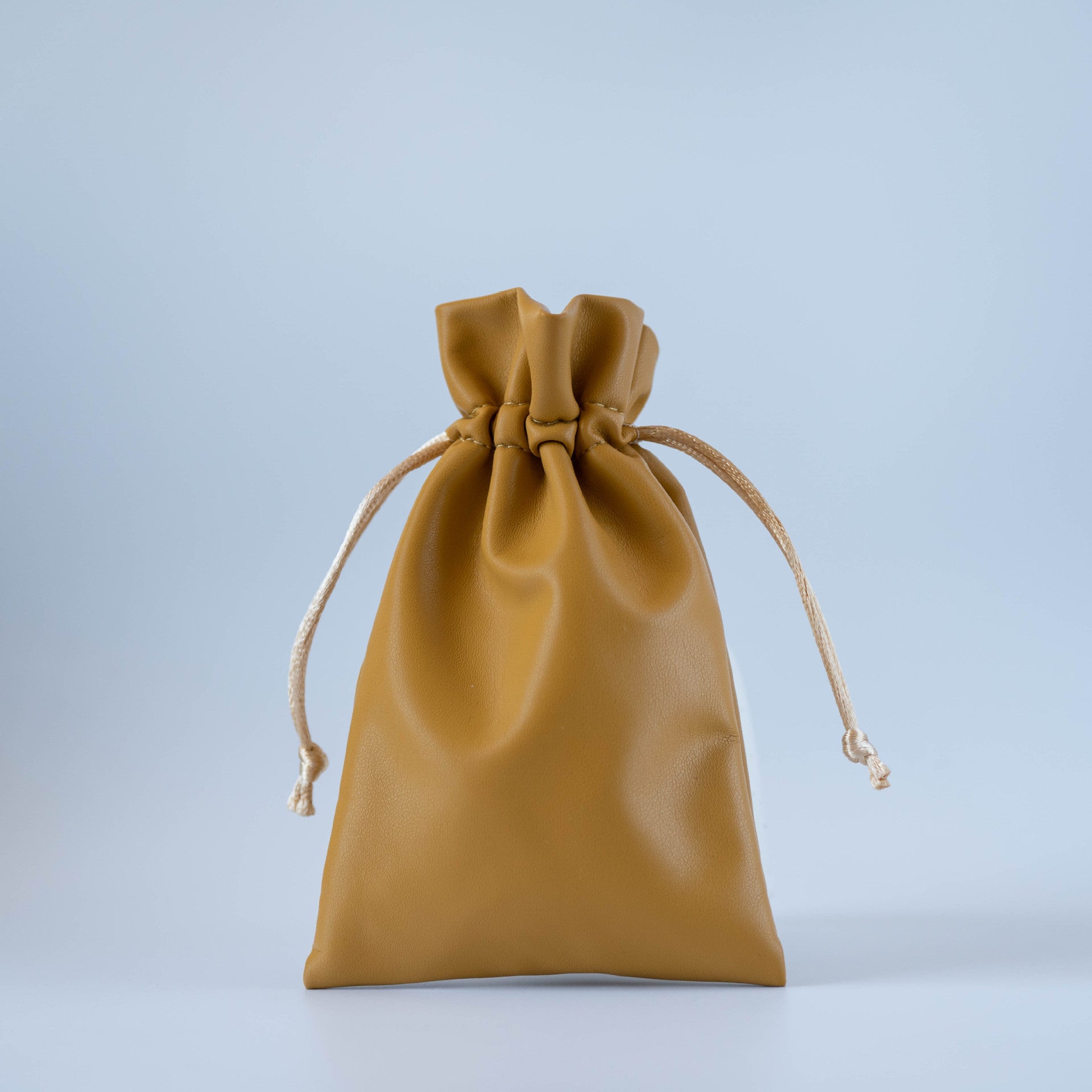 Modern Style Storage Bag Made Of Durable PUR Material For Efficient Organization