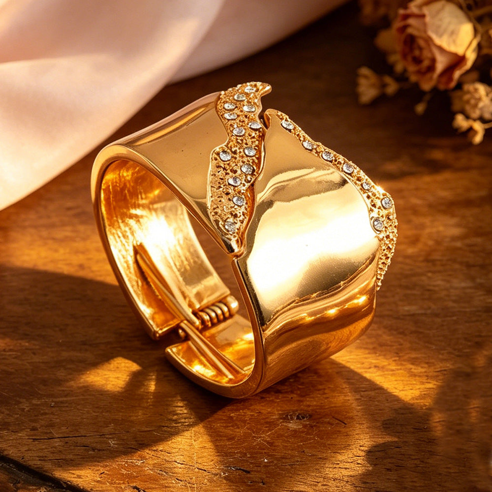 Exaggerated Gold Metal Tree Bangle For Women With Rhinestone Inlay