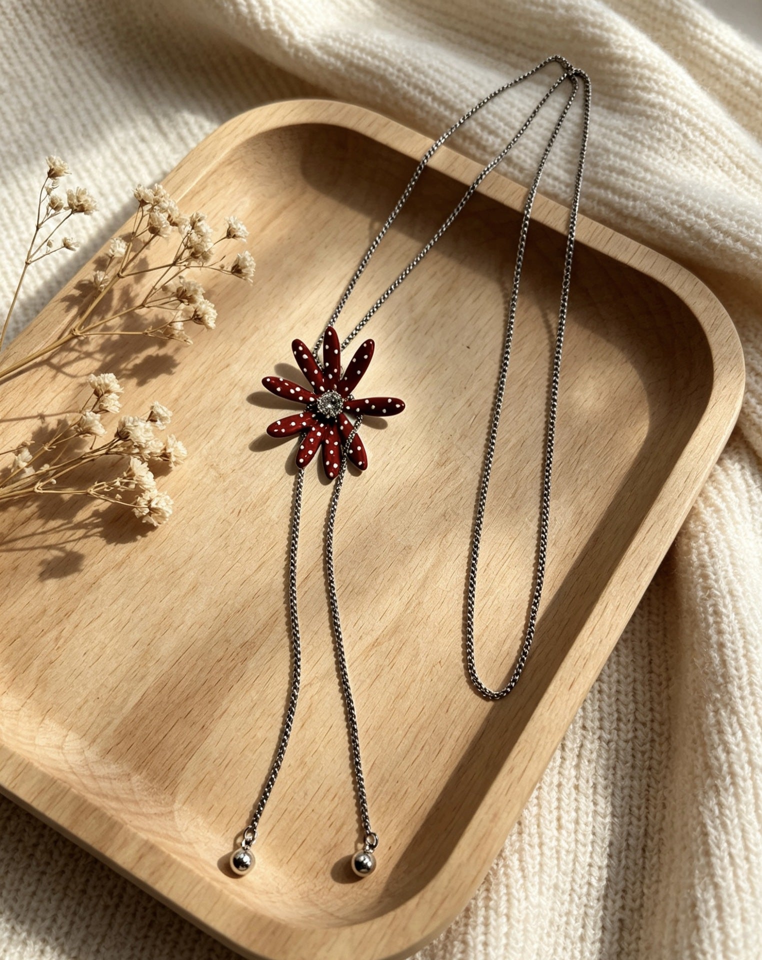 Daisy Sweater Chain Necklace For Women In Copper With Zircon Inlay, Featuring Red Color Accent