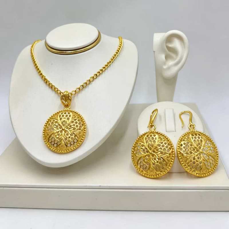 Handmade Heart Shape Jewelry Set For Women In Gold Alloy, Perfect For  Spring And Summer