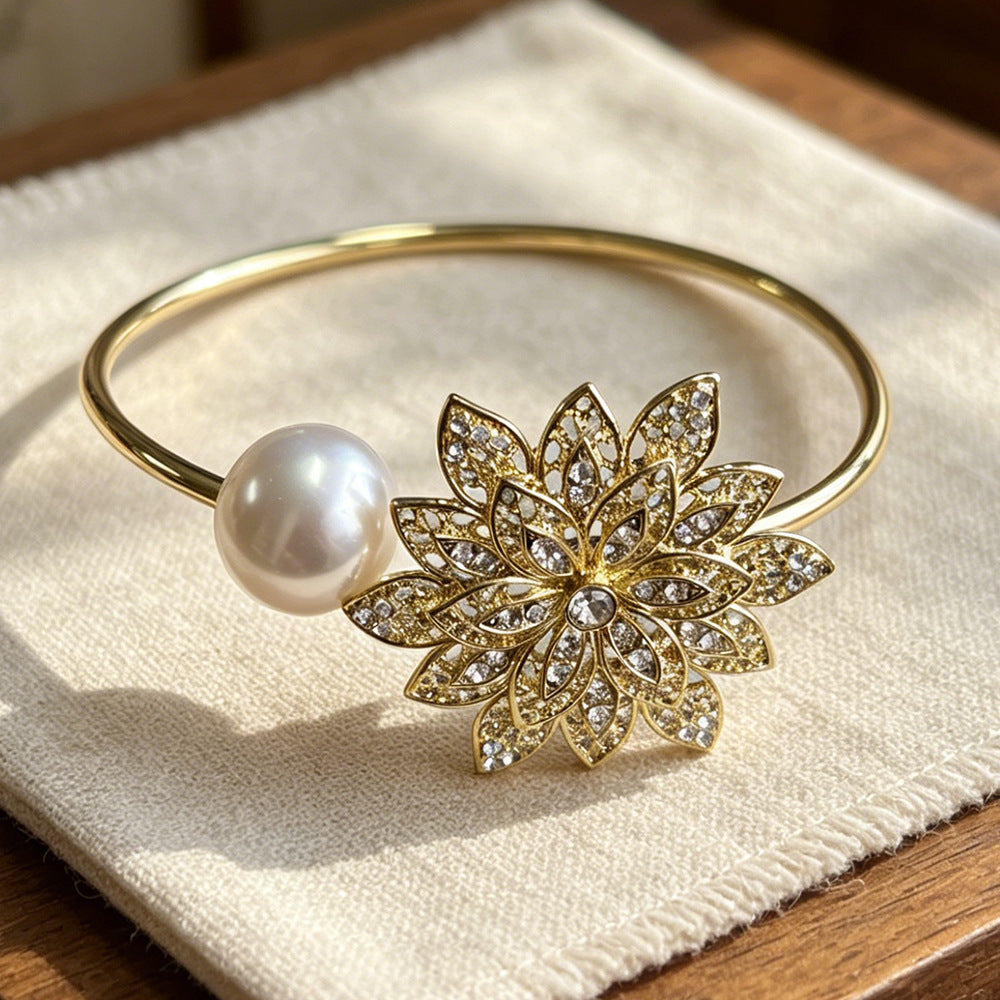 Elegant Flowers Arm Bracelet For Women In Gold Electroplated Metal, Stylish Wristband Accessory
