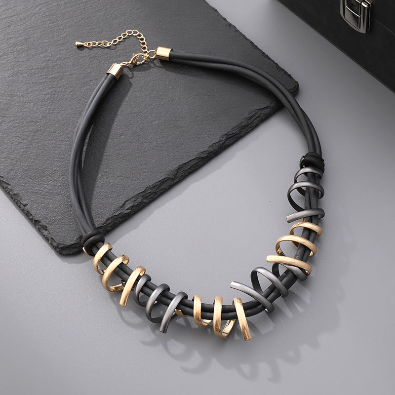 Exaggerated Geometric Dyed Black Iron Necklace For Women With Electroplated Finish And Twisted Rope Chain