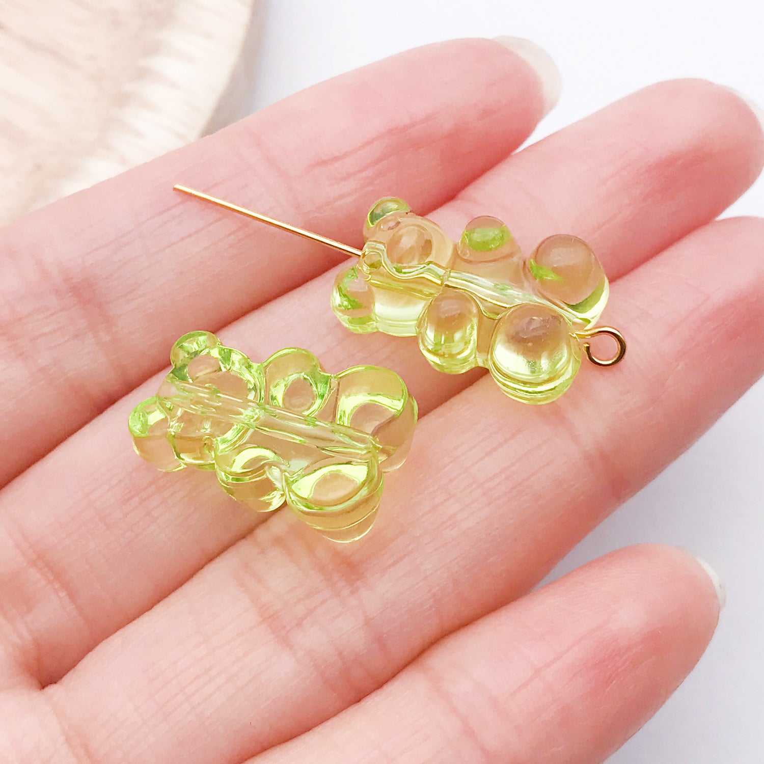 Little Bear Acrylic Pendant With Hole Size 1~1.9mm, 20 PCS Package Featuring Epoxy Craft For Cute Jewelry Accessories